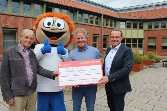 Spendenübergabe Stiftung Petra