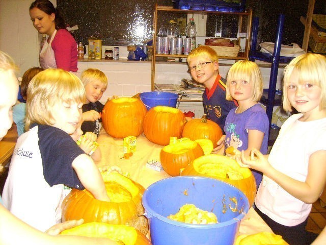 Kürbisschnitzen 2011